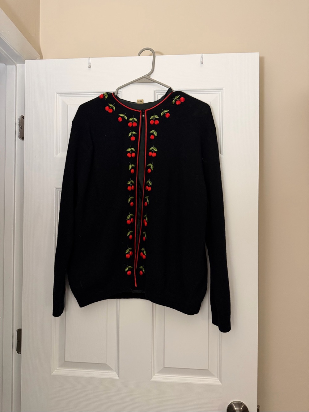 Vintage 60s 70s P.S. 必成 Cherry Embroidered Cardigan | Lined Novelty Knit | Sz 40